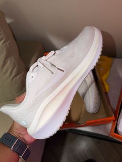 Nike Vomero 17 (10.5 Men)