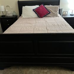 Queen Sleigh Bed With Mattress And Box Spring