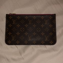 Louis Vuitton Clutch Spotless New $450