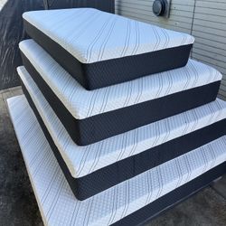 Twin Size Memory Foam 10"     New Mattress  In A Plastic Sealed 