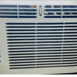 Frigidaire Window AC 5000 BTU with remote