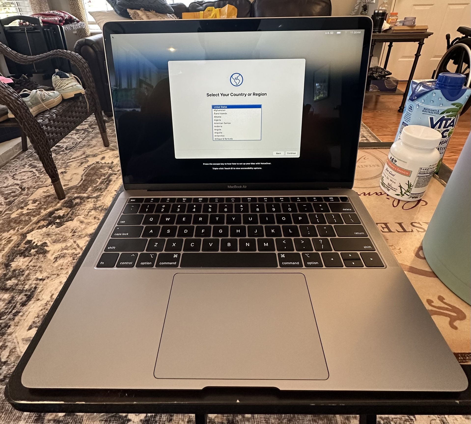 Apple MacBook Air 13.3 inch Laptop – silver, M1 Chip, 8GB RAM, 256GB storage 