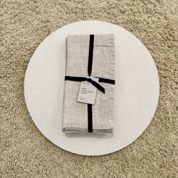West Elm Placemats & Linen Napkins – Brand New Bundle (8 Pieces)