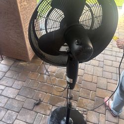 SPT Oscillating Misting Fan