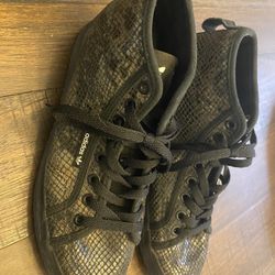 Women’s Size 8 Adidas Shoes 