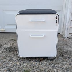 Locking File Cabinet 
