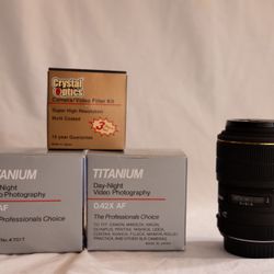 Sigma 105mm 1:2.8 EX + Crystal Optics Photo/Video 3-Filter Kit + Titanium 2x AF and .42x AF