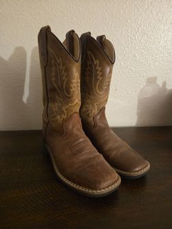 Boys boots