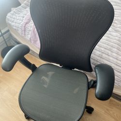 Herman Miller Chair - Extremely Nice Condition 