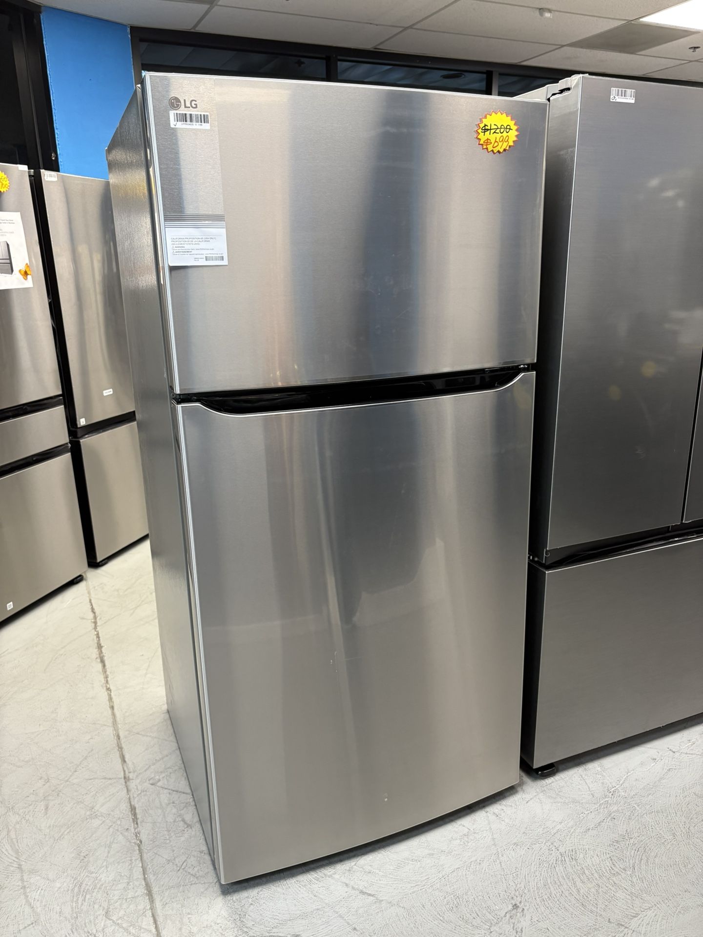 Best Seller👍33” LG 24 cu.ft Top Freezer Refrigerator