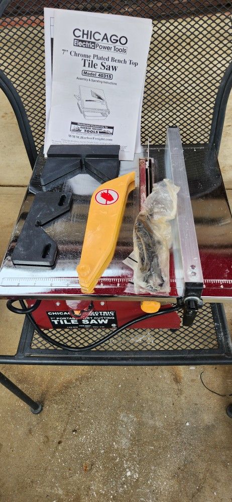 Tile Saw - 7" Bench Top