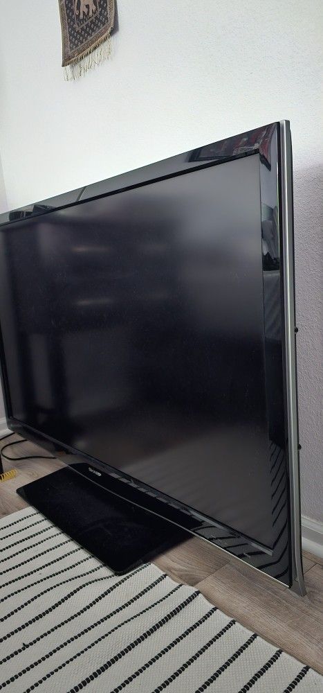 Sharp Tv 52"