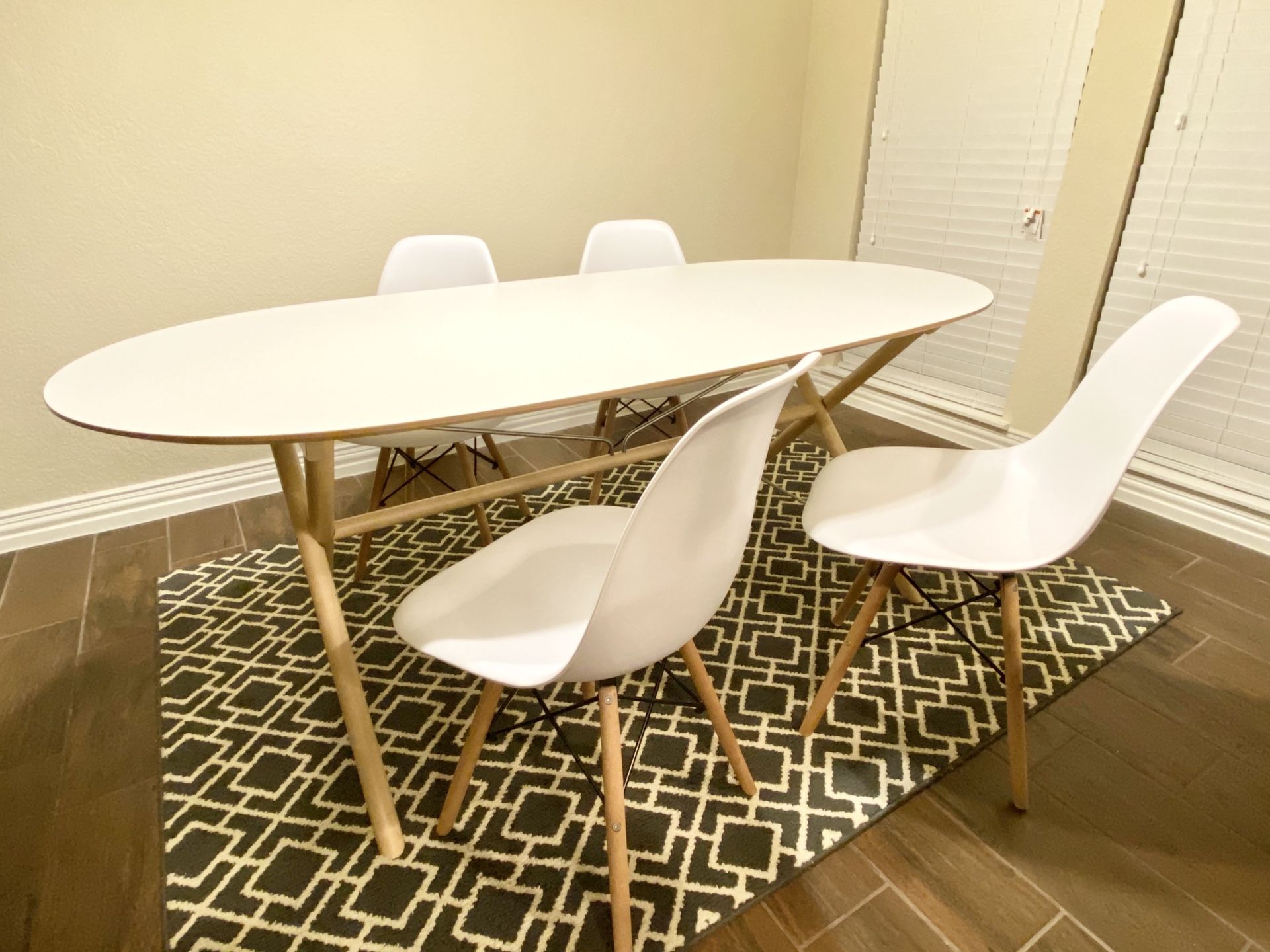 Dining Set Table and 4 Chairs