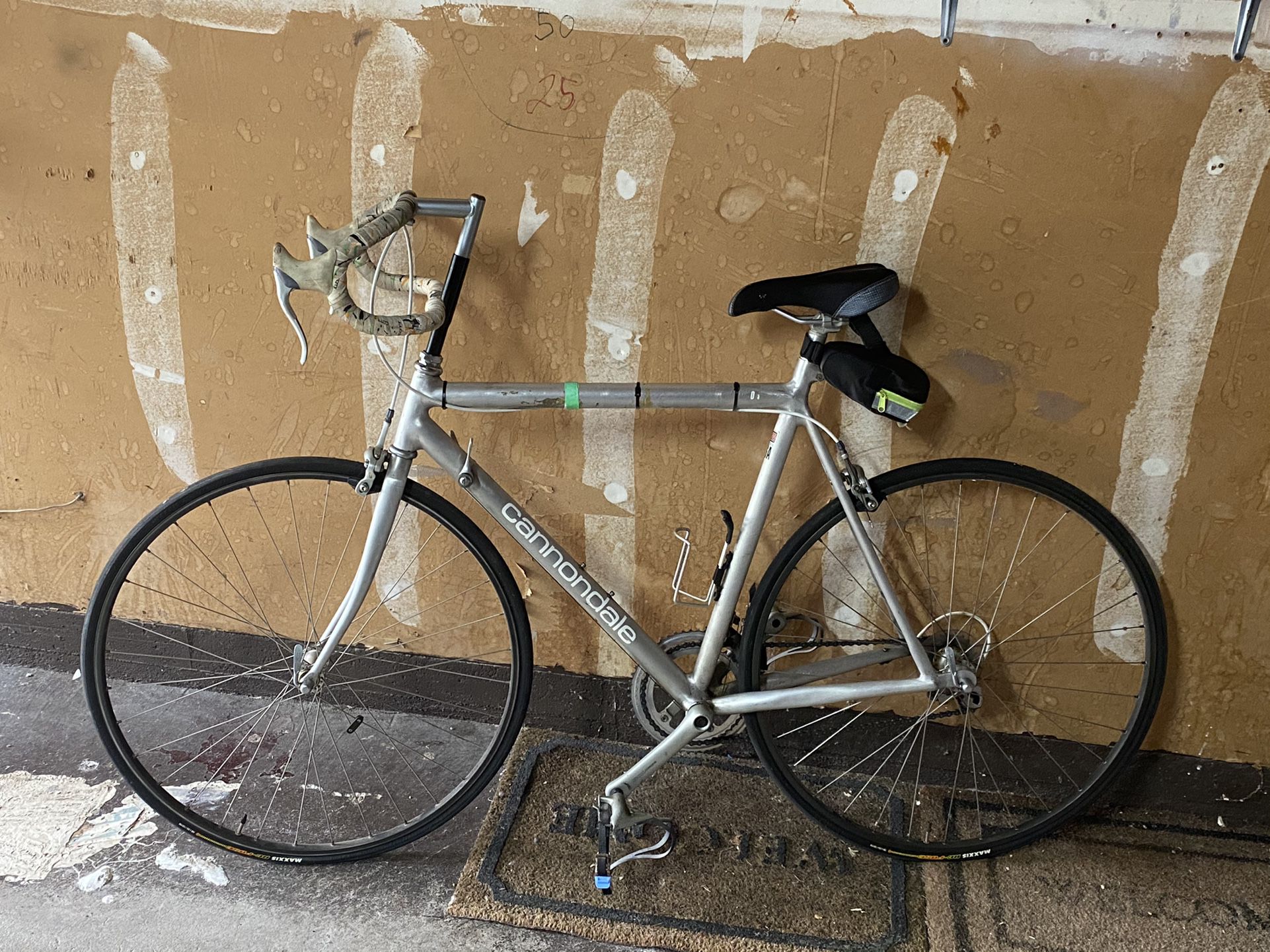 48cm Cannondale Road Bike
