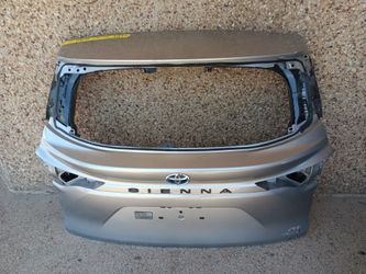 2021-25 Toyota Sienna Tail Gate