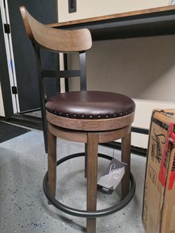 2 brand new Bar stools
