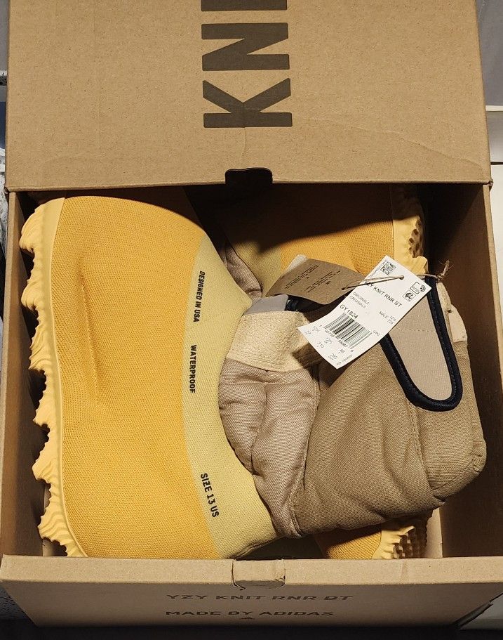 Yeezy Knit Runner Boots Size 13