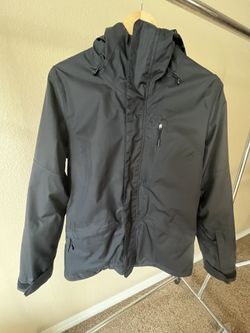 Woman’s Northface Jacket Size Medium 
