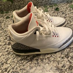 Jordan 3 size (9.5) Clean /Like new