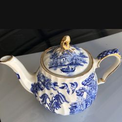 ANTIQUE CHINA TEAPOT MADE IN ENGLAND 