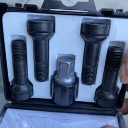 Mercedes Wheel Lock Lugs