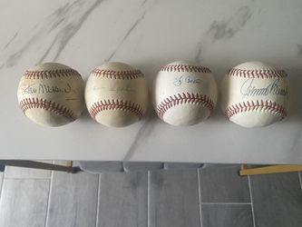 4 Hall Of Famers signed baseballs
