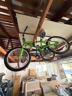 Fuji kids green beginner small bike