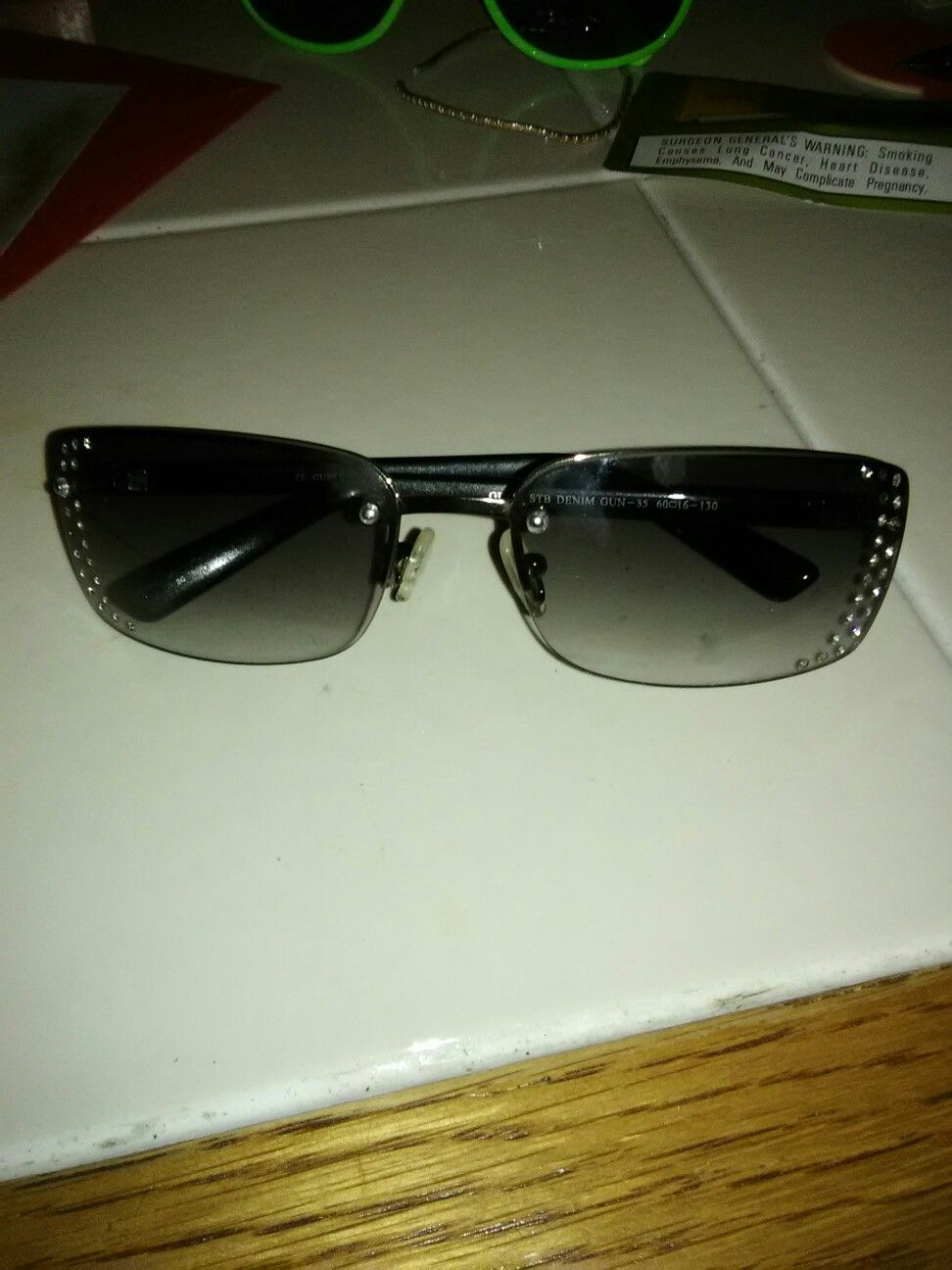 Guess sunglasses in excellent condition