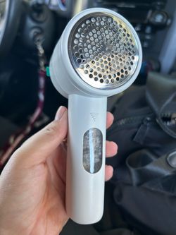 MOVING SALE! Portable electric fabric shaver
