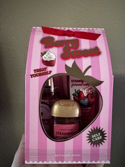 Bath and Body Works Strawberry Pound Cake