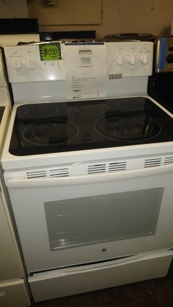 New GE Electric Range (scratched/dented)