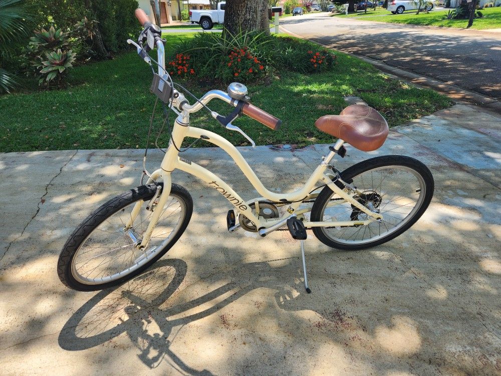 Electra Townie 7D Women's Cruiser