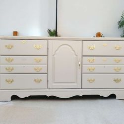 6 Drawer 2 Shelf Dresser