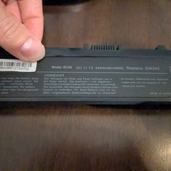 Laptop Battery for Dell (contact info removed) 11.1 Volt Li-ion Laptop Battery (4400mAh / 49Wh )