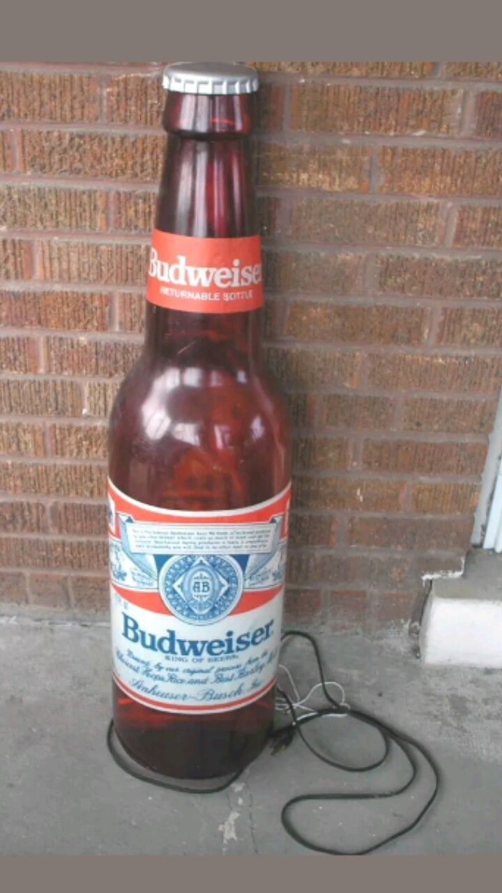 VINTAGE BUDWEISER LIGHT UP 36 INCH TALL BOTTLE!!!