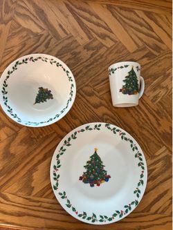Christmas dinner set