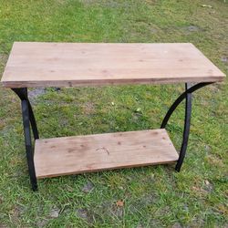 Table / Console