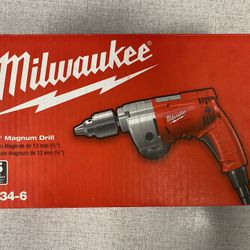 New Milwaukee  1/2" Magnum Drill 