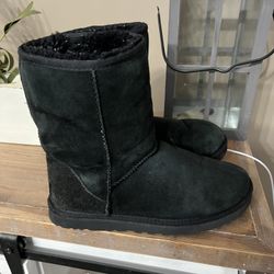 Ugg Boots Size 8 In Adults 