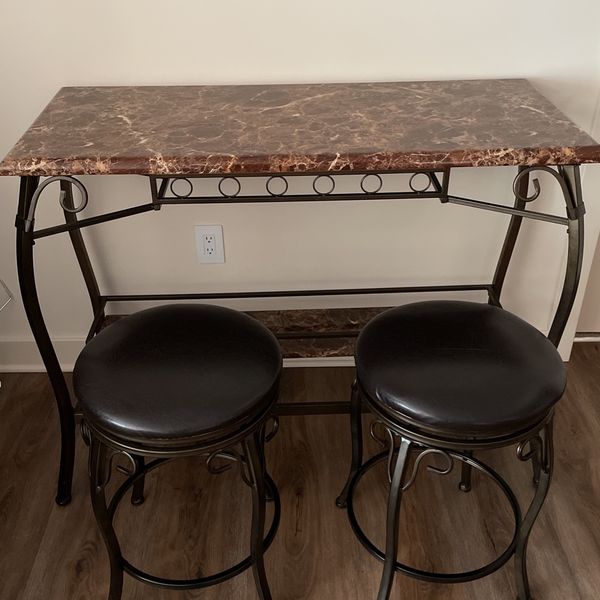 Bar With 2 Bar Stools for Sale in Virginia Beach, VA - OfferUp