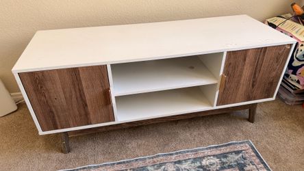 Tv stand / media console