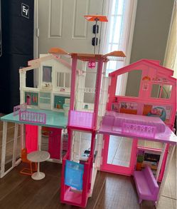 Barbie doll house