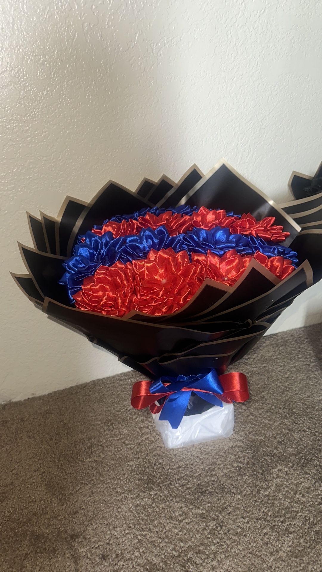 hago ramos de rosas eternas por si gustan hacer su pedido