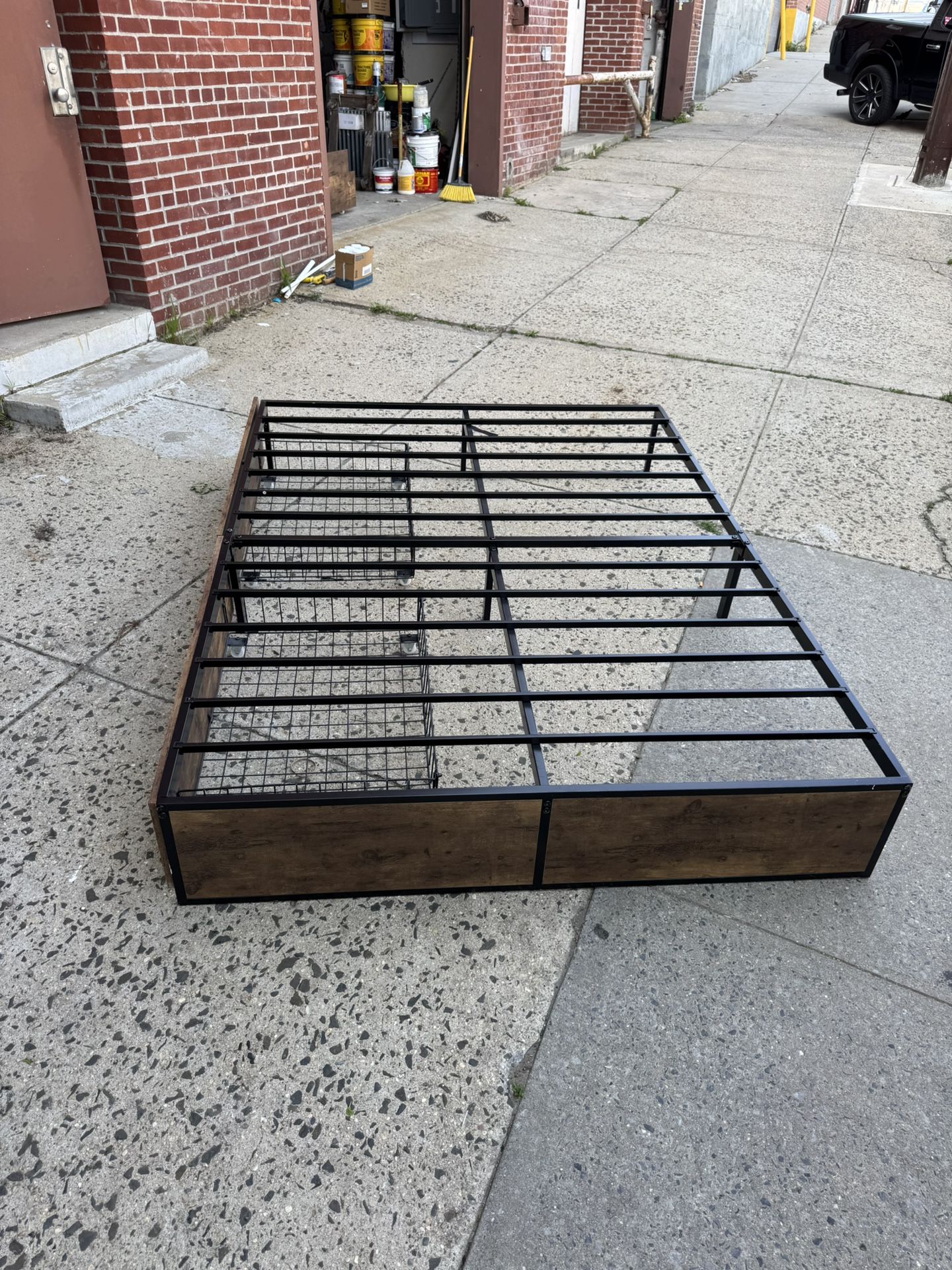 Queen Size Bed Frame Metal Platform Bed with 4 Storage Drawers, Strong Frame and Metal Slats Support, No Box Spring Needed, Queen Size
