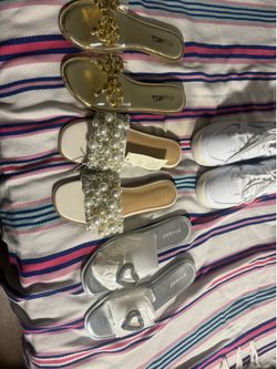 Sandals size 7 y 7 1/2 tennis 6