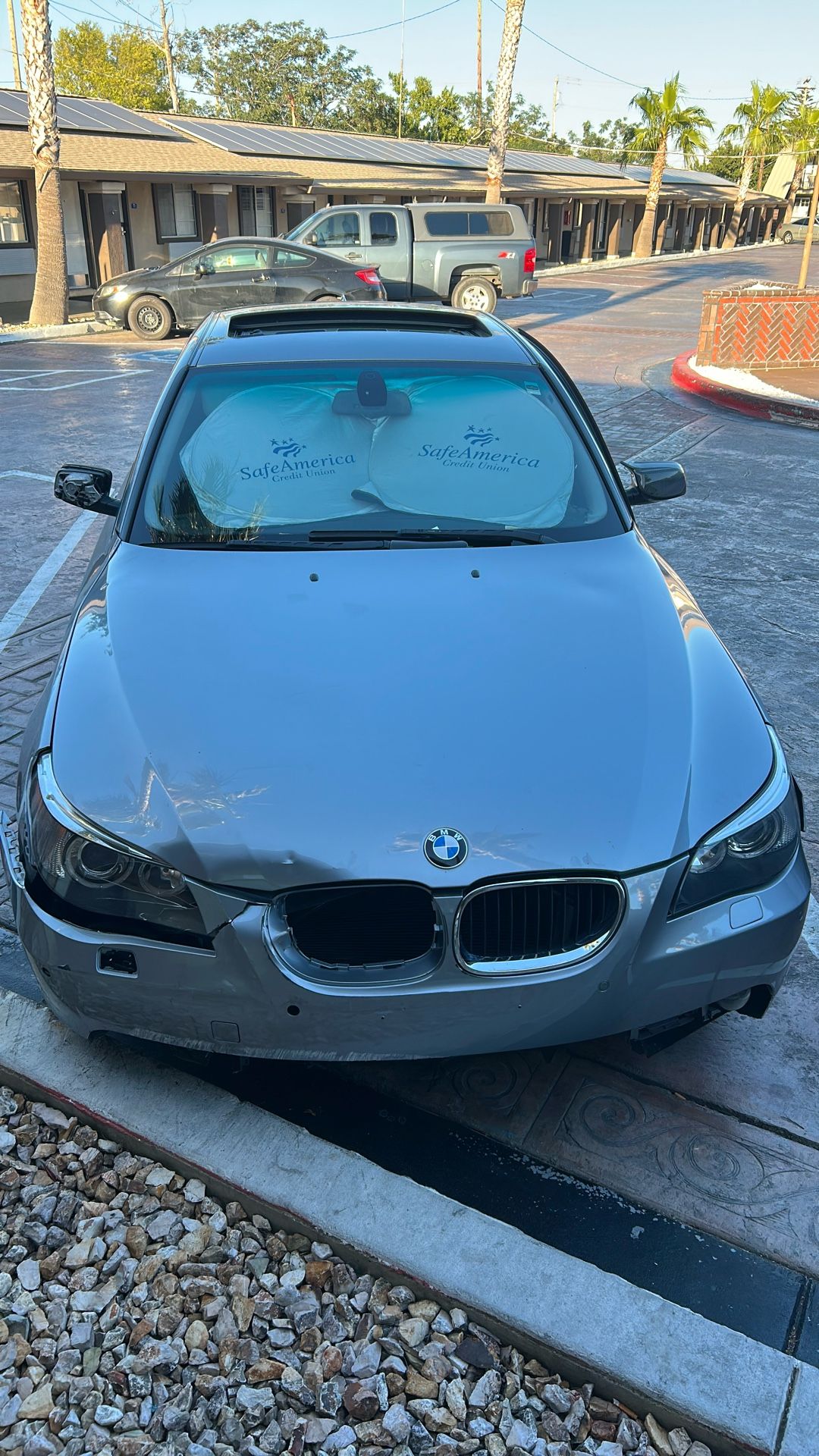 2004 BMW 525i