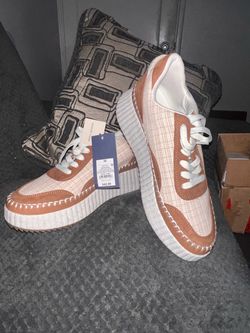 Size 10 Women’s shoe
