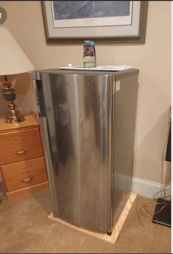 LG mini fridge