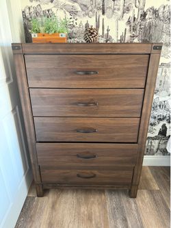Ashley Furniture Chest & Matching Nightstand - Excellent Condition