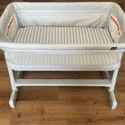 Bedside baby bassinet